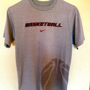 NIKE Boys large gray basketball drifit tee shirt